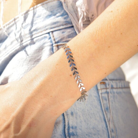 Silver Herringbone V-Link Bracelet – Water & Tarnish-Resistant & Hypoallergenic - Picture 3 of 4